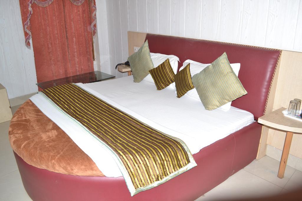 Hotel Atithi International Катра Номер фото