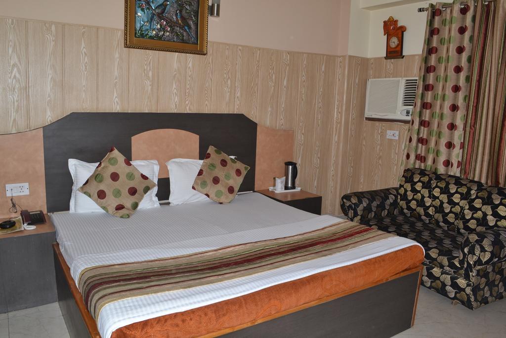 Hotel Atithi International Катра Номер фото