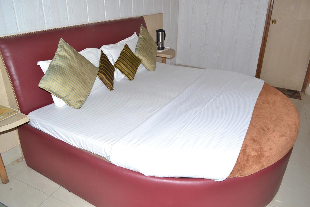 Hotel Atithi International Катра Номер фото